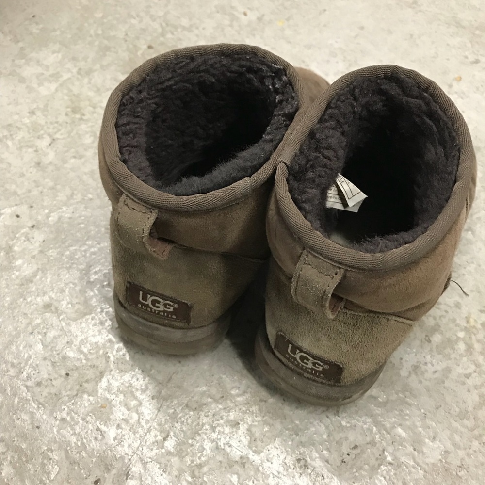 Uggs mini size 7